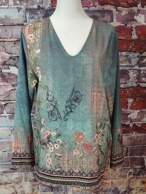 Floral V-Neck Long Sleeve Top